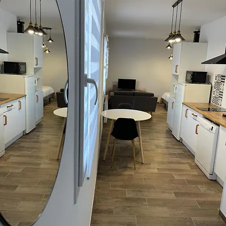 Studio Bien Situe & Tout Equipe Dans Une Maison Scionzier Esterno foto