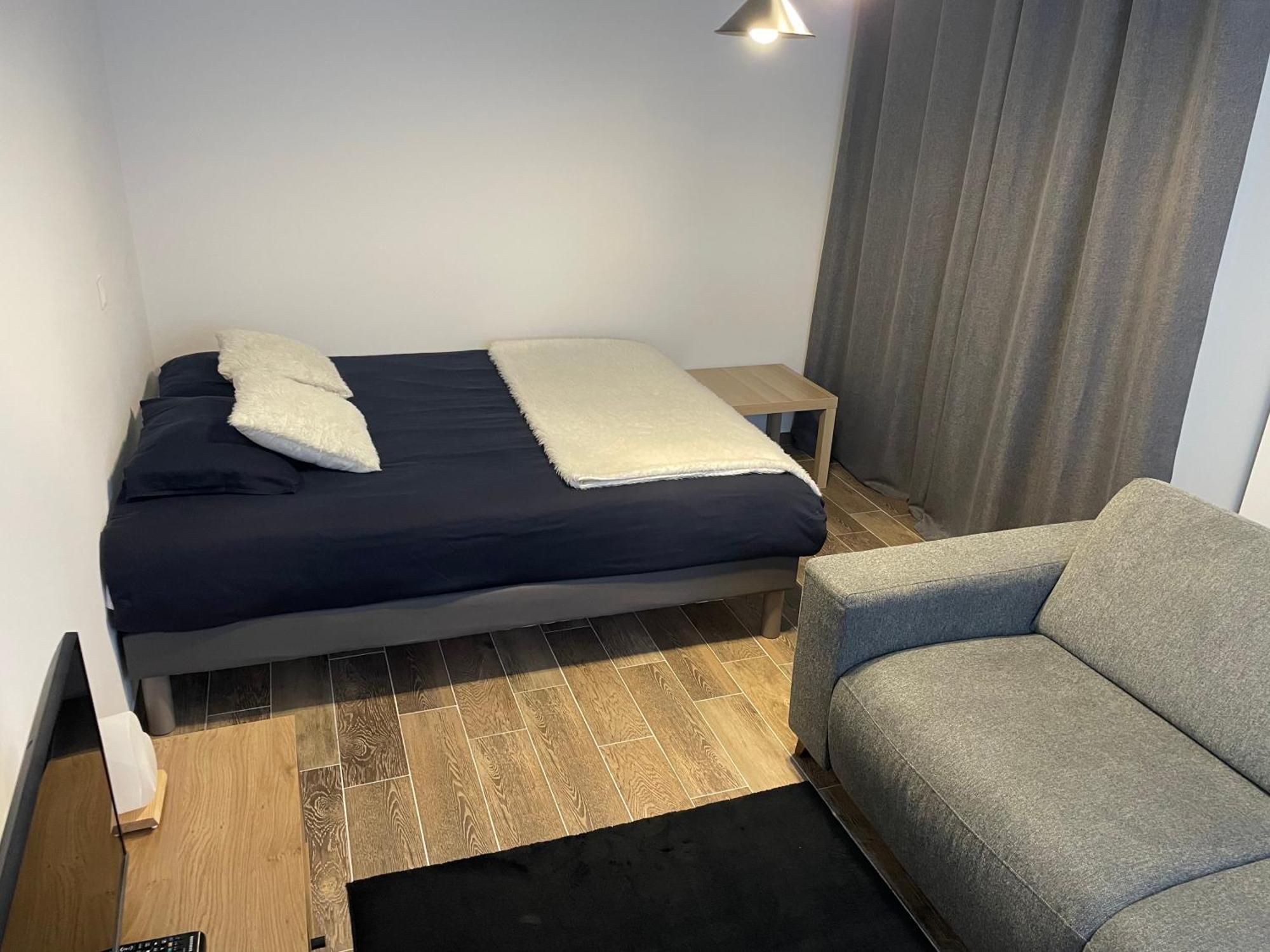 Apartment Bien Situe & Equipe Dans Maison *